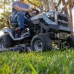 Murray MT100 42 in. 13.5 HP 500cc E1350 Series Briggs and Stratton Engine 6-Speed Manual Gas Riding Lawn Tractor Mowers. - Image 5
